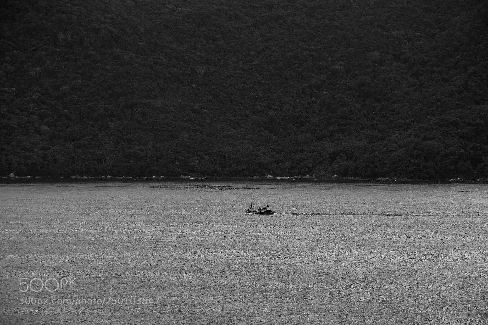 Nikon D7200 sample photo. Boat in the ocean photography
