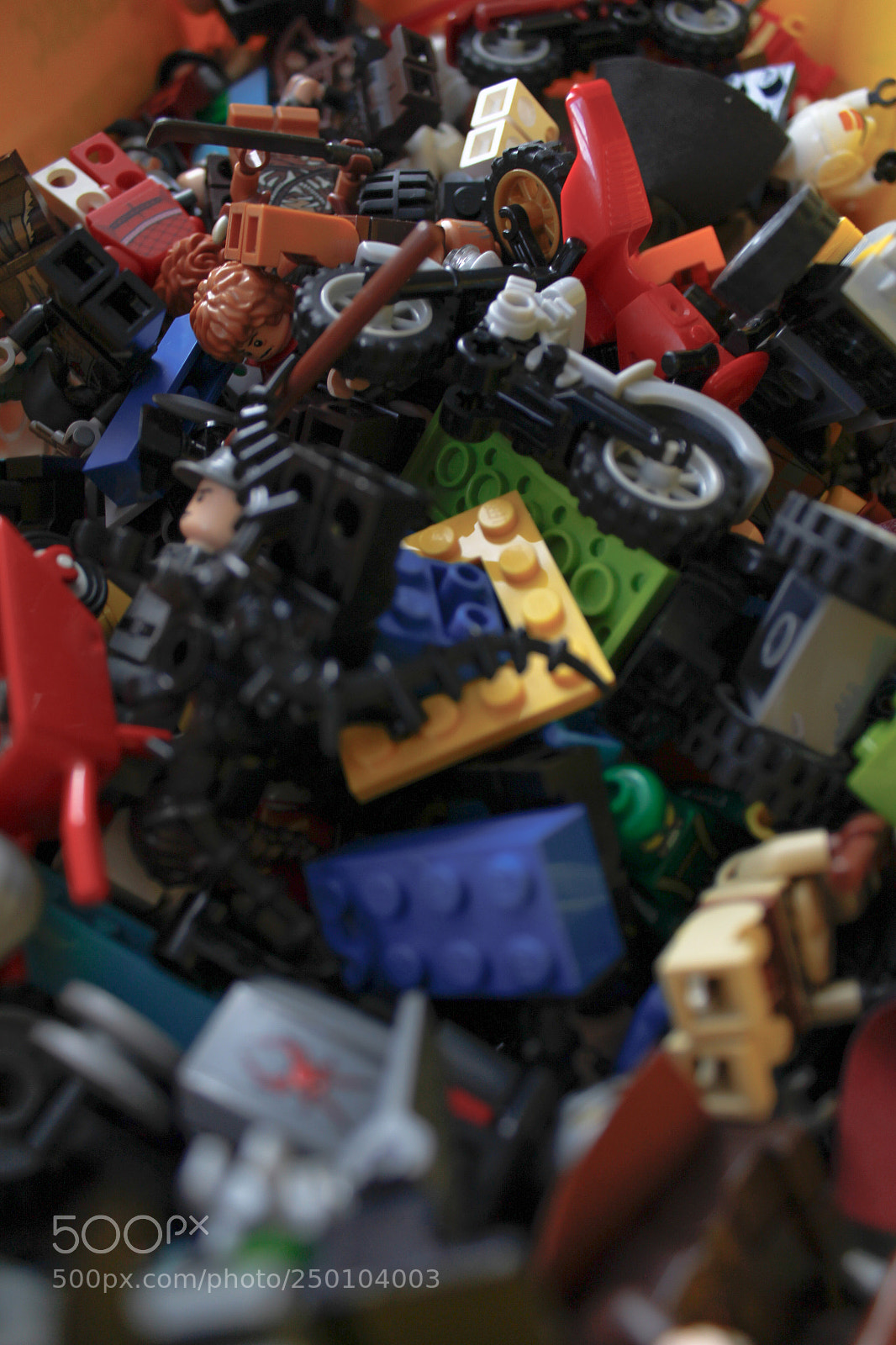 Canon EOS 1300D (EOS Rebel T6 / EOS Kiss X80) sample photo. Sea of toys photography