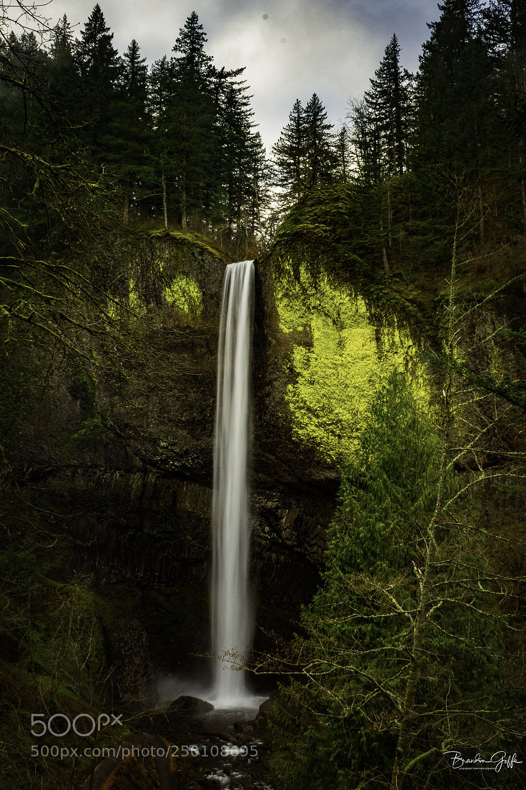 Canon EOS 1200D (EOS Rebel T5 / EOS Kiss X70 / EOS Hi) sample photo. Beautiful waterfall photography