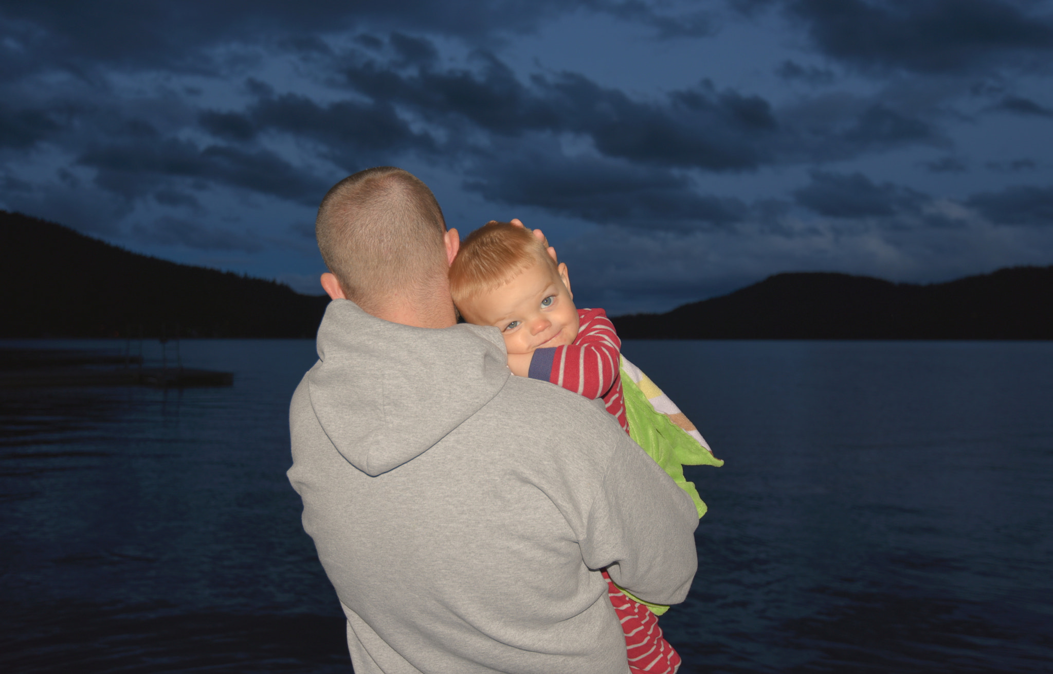 Nikon AF-S Nikkor 16-35mm F4G ED VR sample photo. Comfort in daddy's arms photography