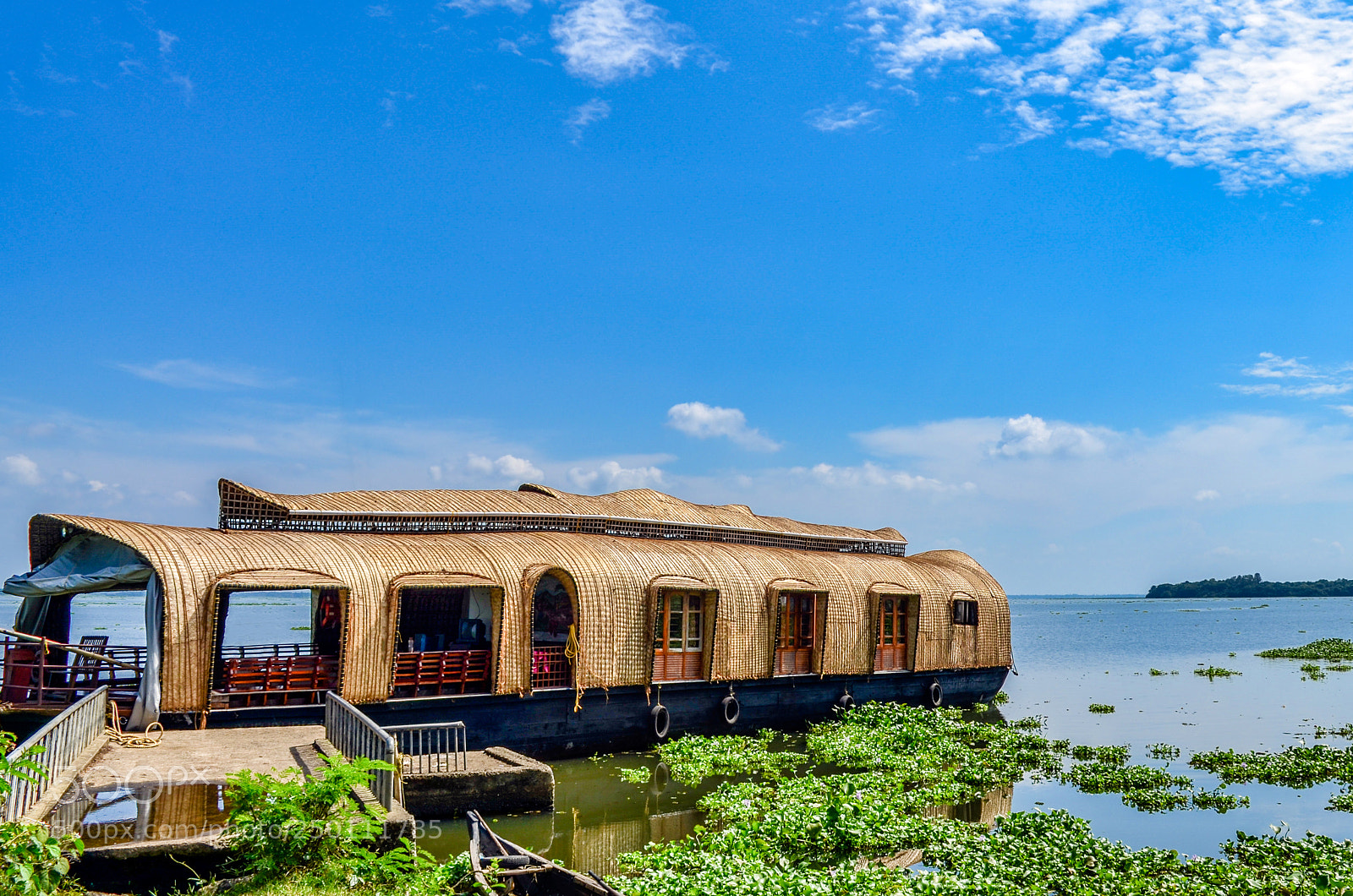 Nikon D5100 sample photo. Houseboat at a picturesque photography