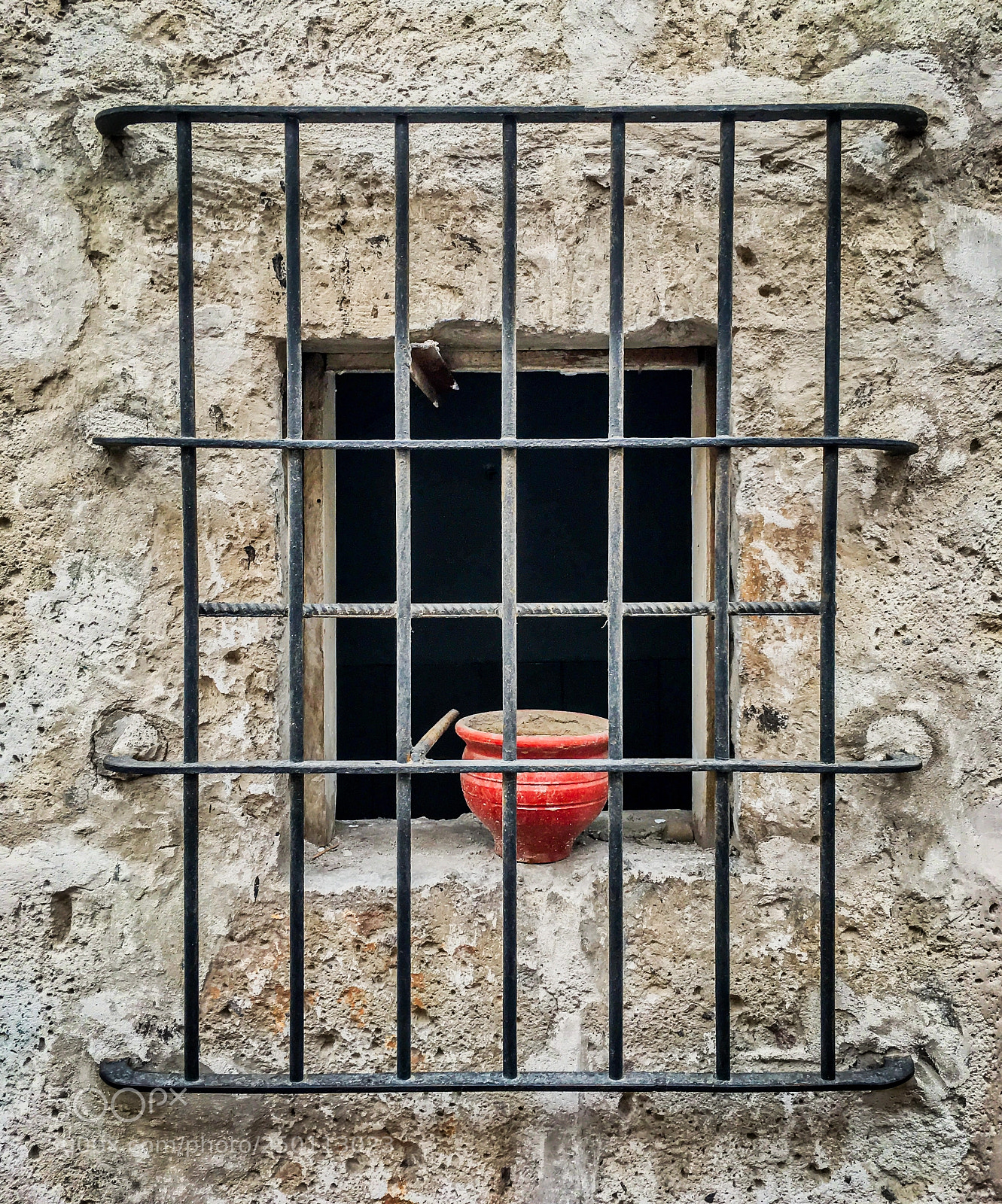 Apple iPhone 6s Plus sample photo. Red pot photography