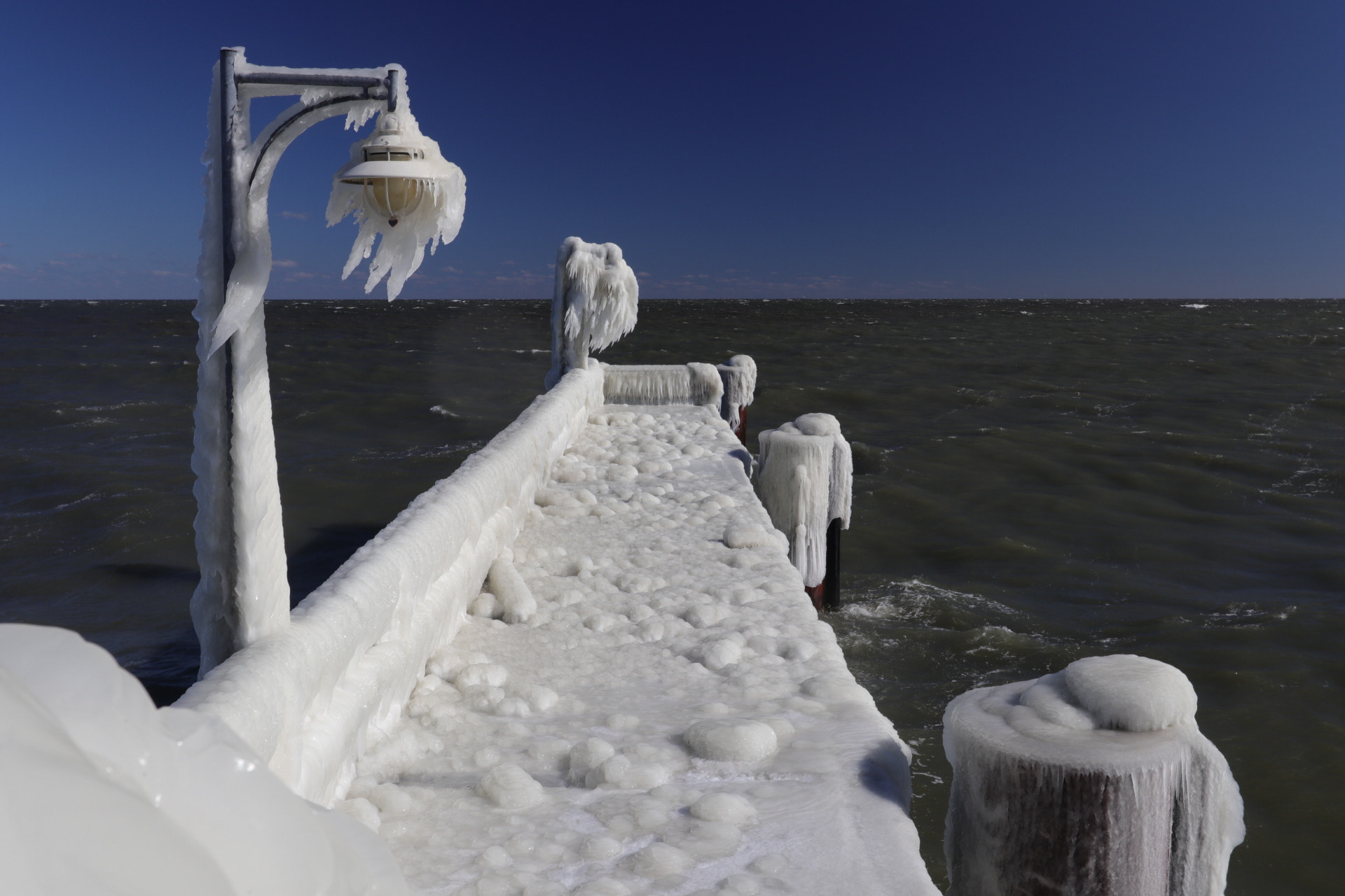 Canon EF-S 10-22mm F3.5-4.5 USM sample photo. Icy bridge photography