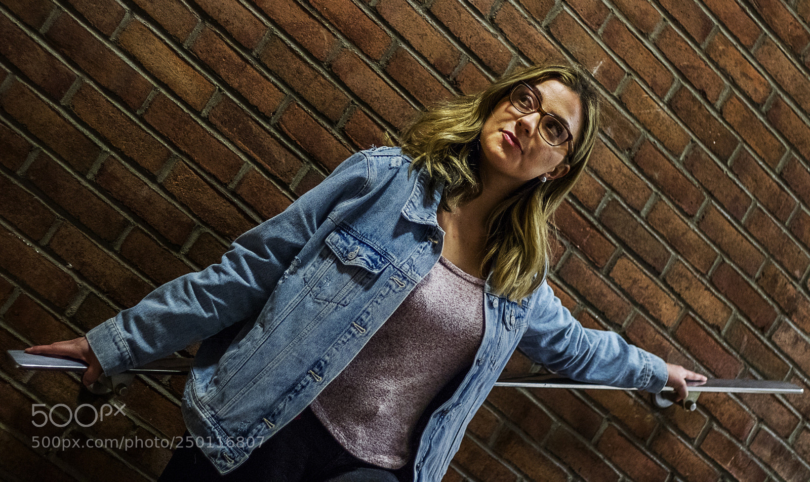 Canon EOS 80D sample photo. “power pose”
 photography