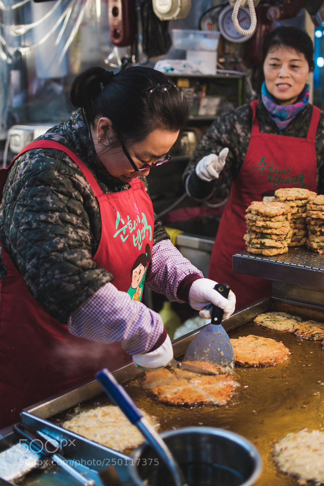 Nikon D5600 sample photo. Lady cooking photography