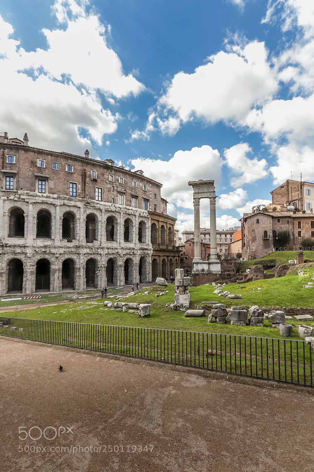 Canon EOS 77D (EOS 9000D / EOS 770D) sample photo. Teatro marcello, roma photography