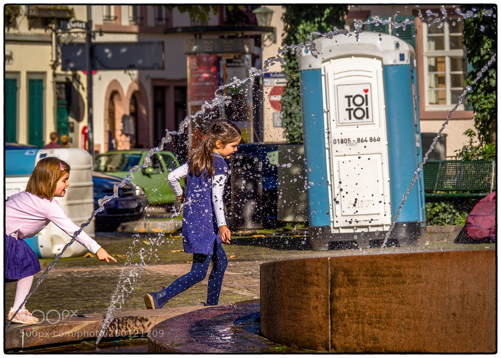 Olympus OM-D E-M10 II sample photo. Water game photography