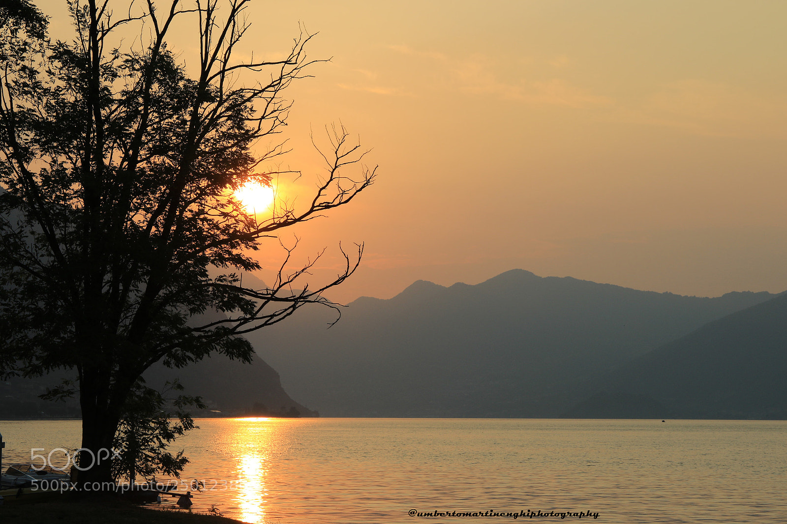 Canon EOS 7D Mark II sample photo. Sunrise on lake photography