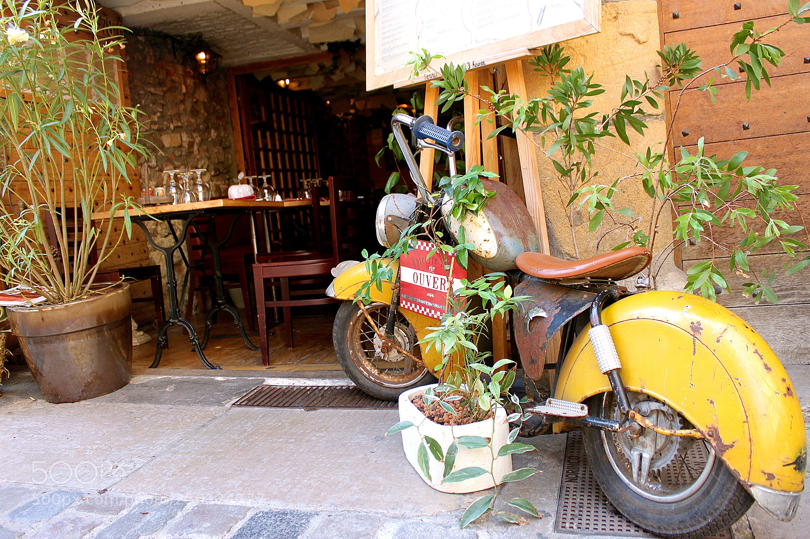 Canon EOS 500D (EOS Rebel T1i / EOS Kiss X3) sample photo. Lyon, france photography