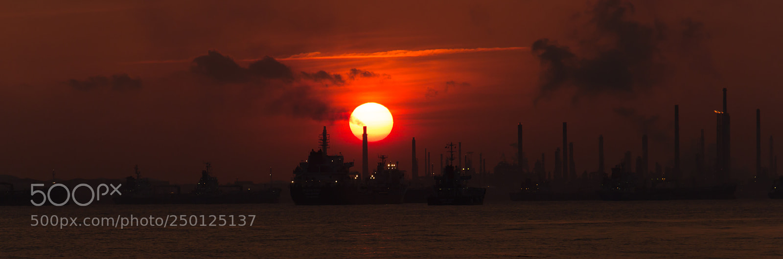 Canon EOS 650D (EOS Rebel T4i / EOS Kiss X6i) sample photo. Sunset offshore photography