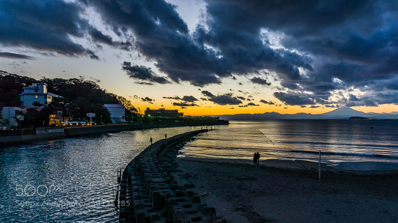 Sony a6000 sample photo. Sunset at zushi beach photography