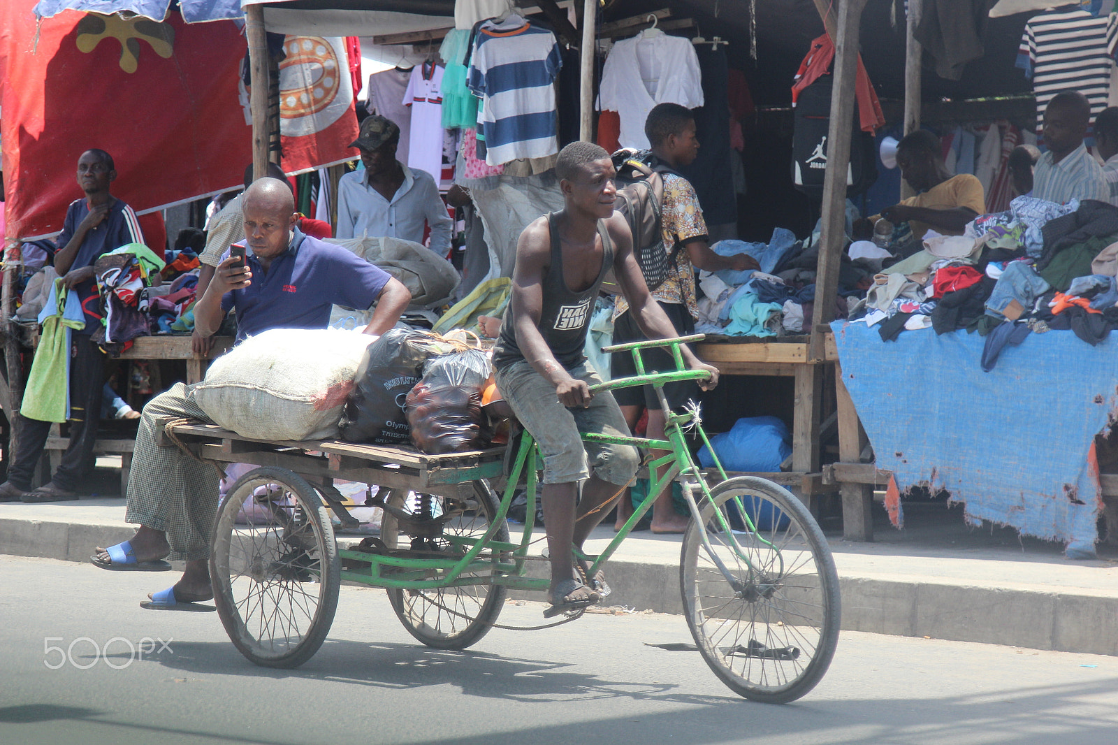 Canon EOS 600D (Rebel EOS T3i / EOS Kiss X5) sample photo. Streets of tanzania. photography