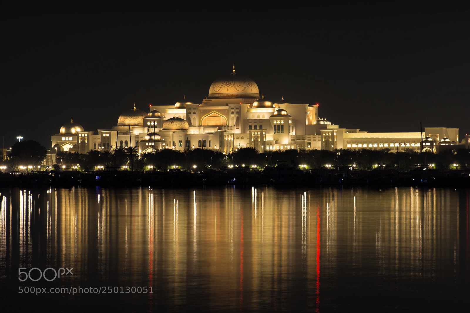 Canon EOS 600D (Rebel EOS T3i / EOS Kiss X5) sample photo. Emirates palace photography