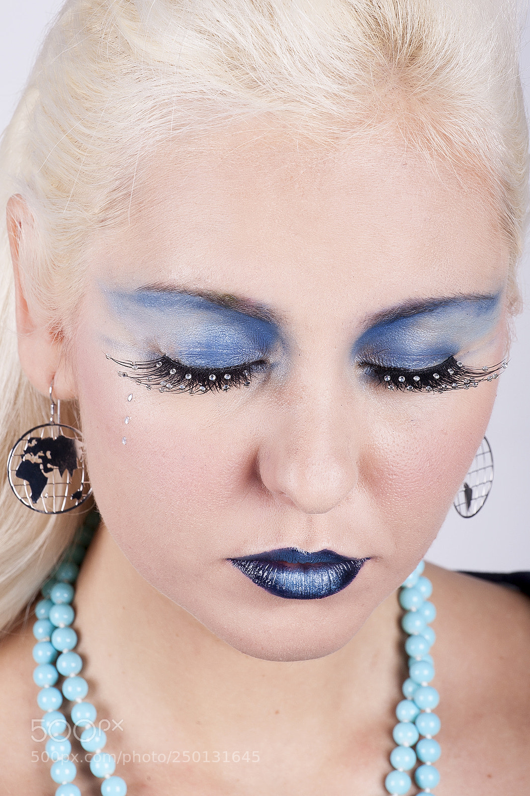 Canon EOS 5D sample photo. Blue on blonde photography