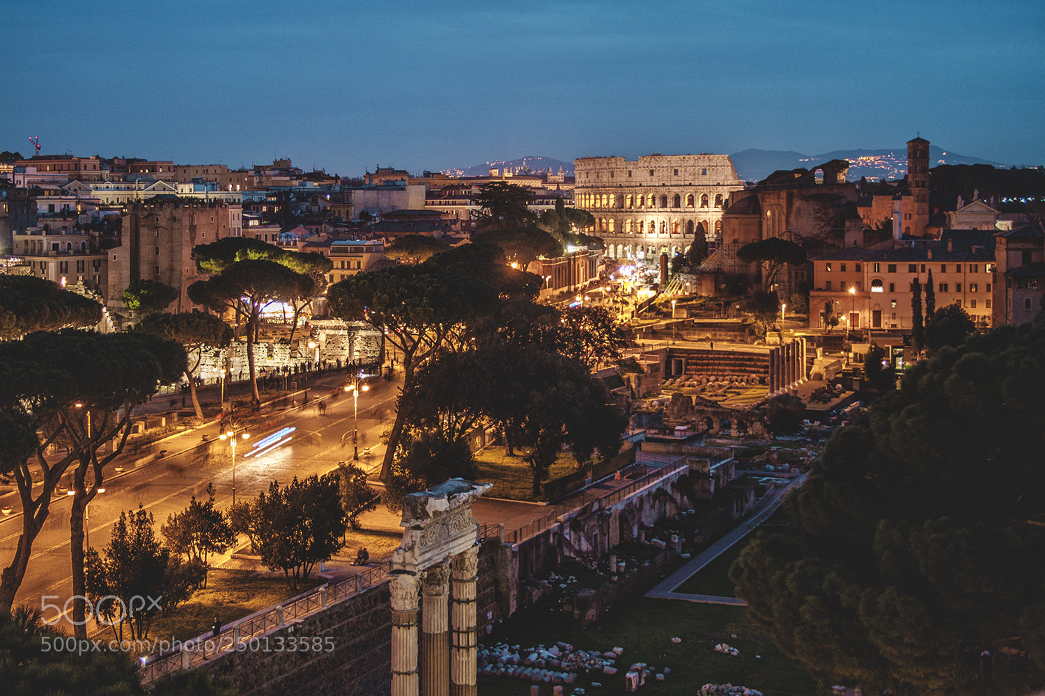 Canon EOS 500D (EOS Rebel T1i / EOS Kiss X3) sample photo. Via dei fori imperiali photography