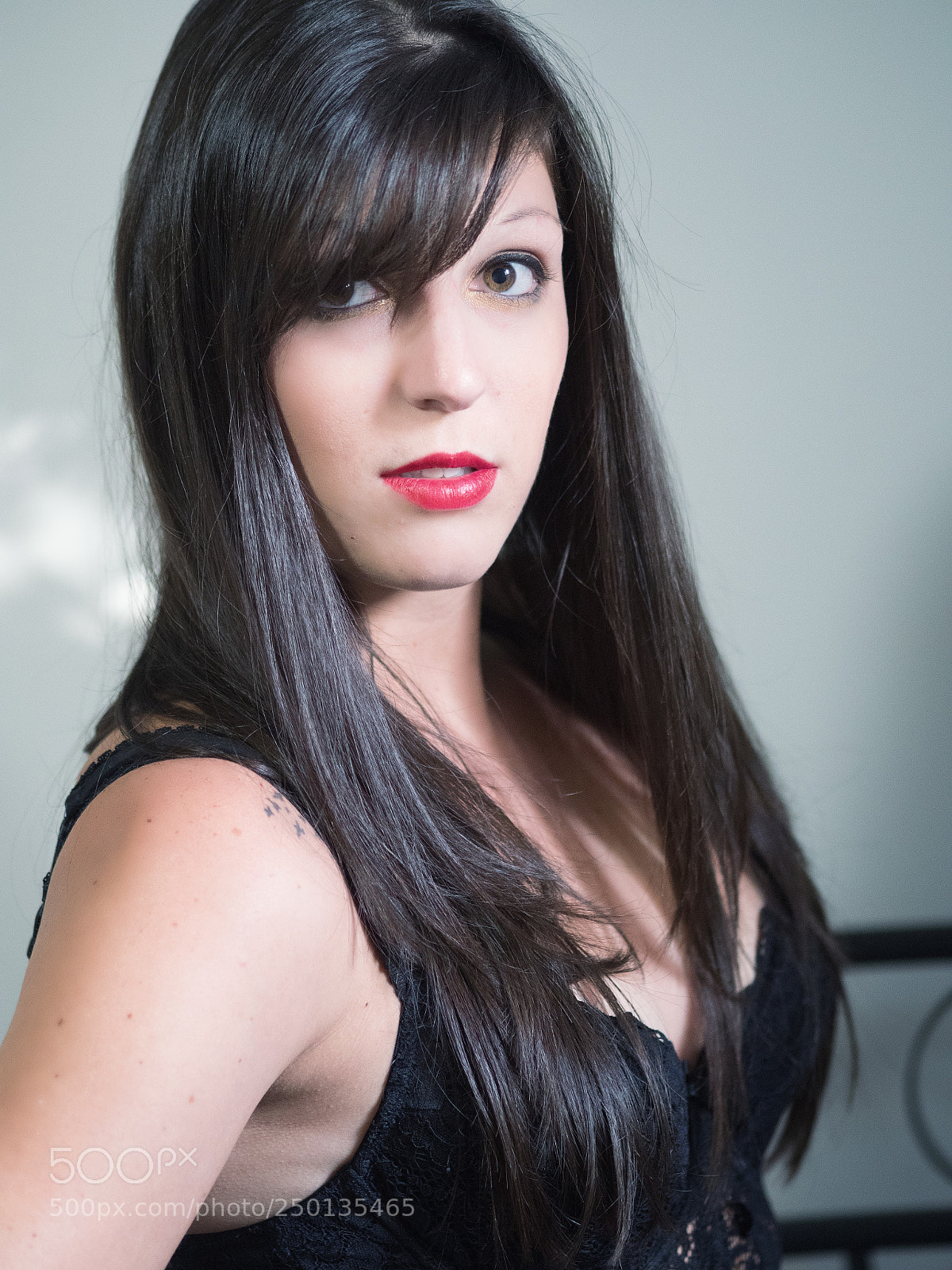 Olympus PEN-F sample photo. Elodie : portrait photography