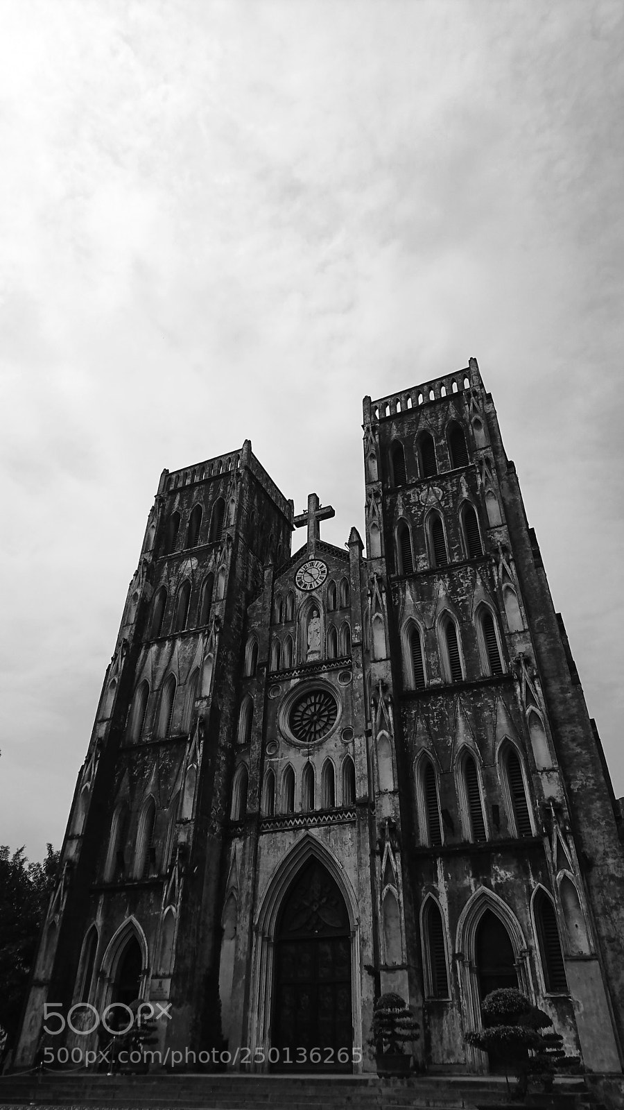 Sony Xperia XZ sample photo. Old church photography
