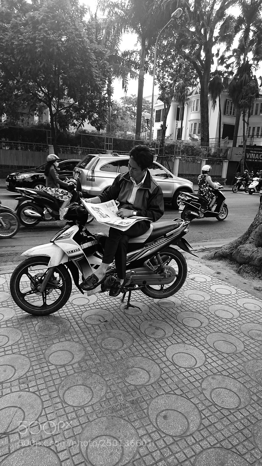 Sony Xperia XZ sample photo. Morning news photography