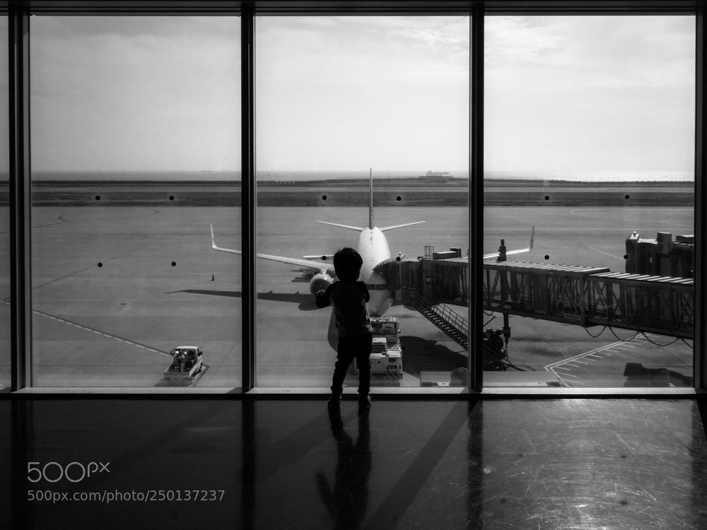 Sony Cyber-shot DSC-RX100 sample photo. Airport photography