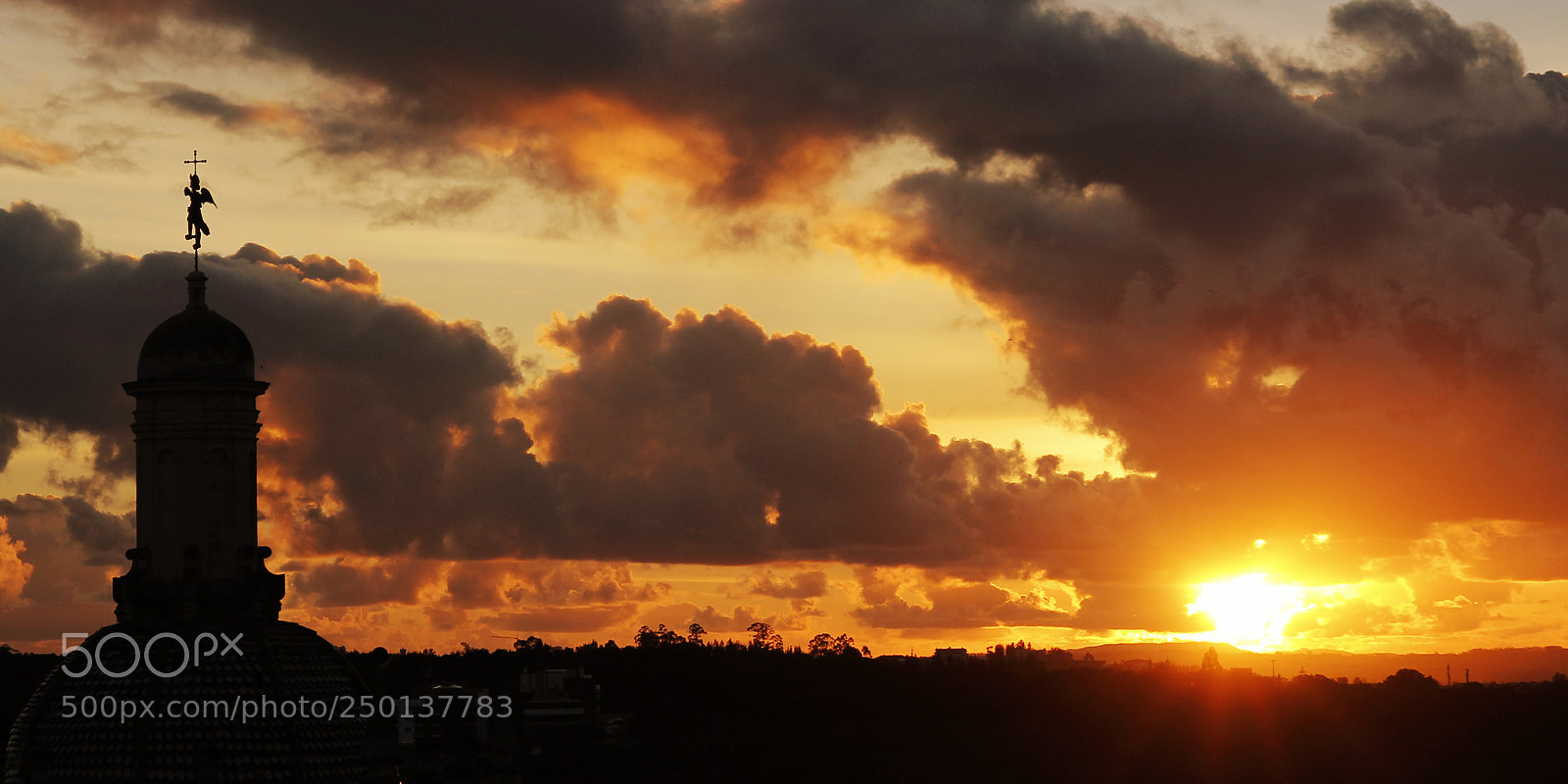Canon EOS 700D (EOS Rebel T5i / EOS Kiss X7i) sample photo. Sunset in coimbra photography