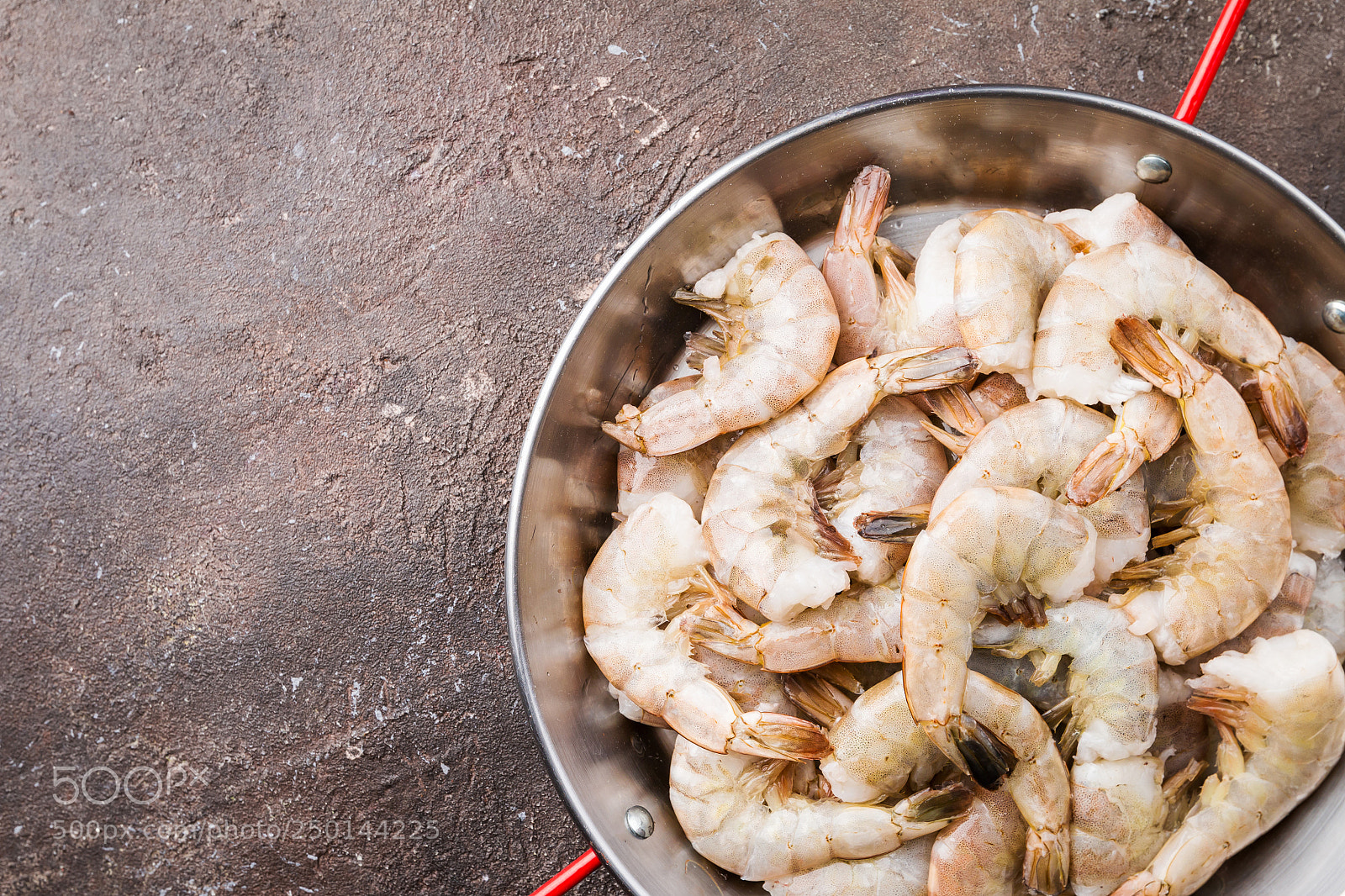 Canon EOS 70D sample photo. Raw shrimps with lemon photography