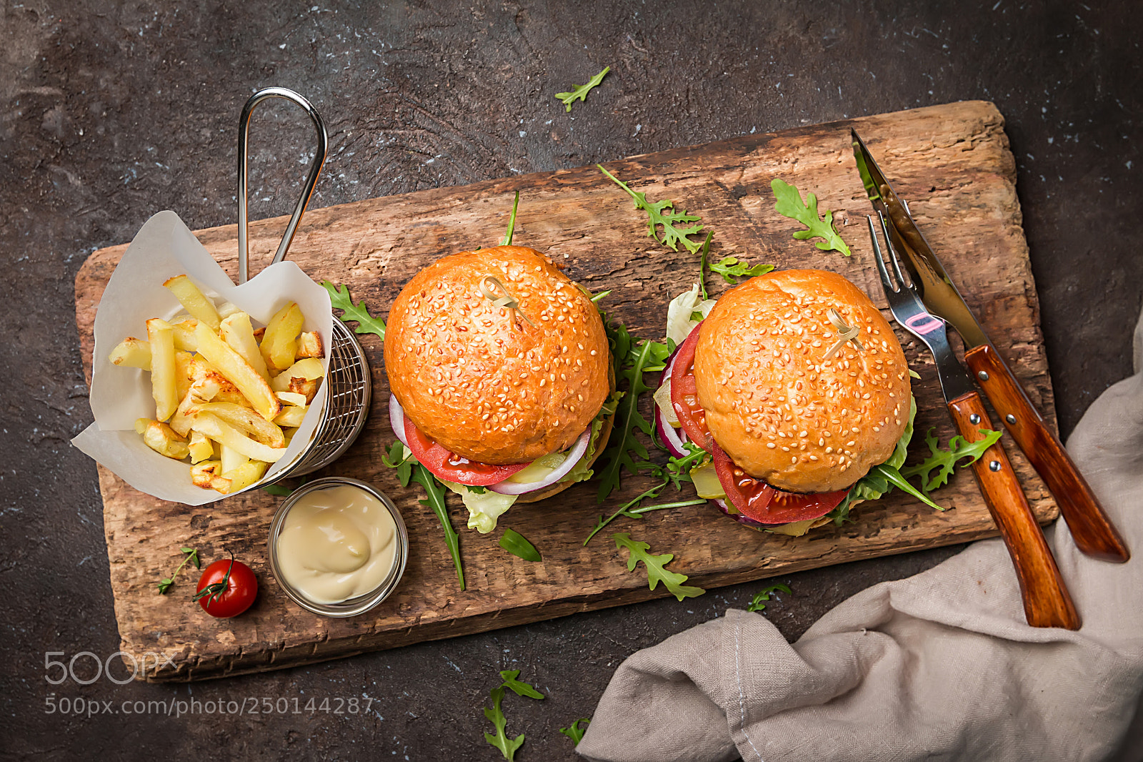 Canon EOS 70D sample photo. Classic beef burger photography