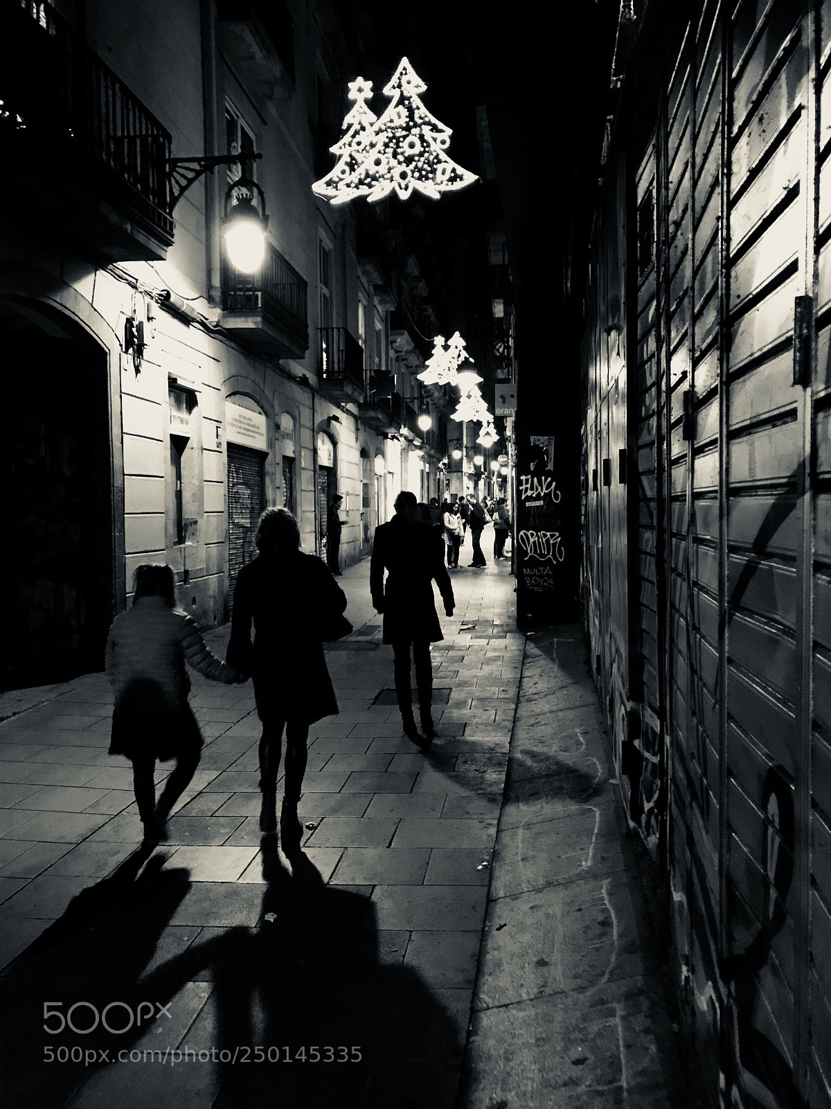 Apple iPhone 7 sample photo. Walking home photography