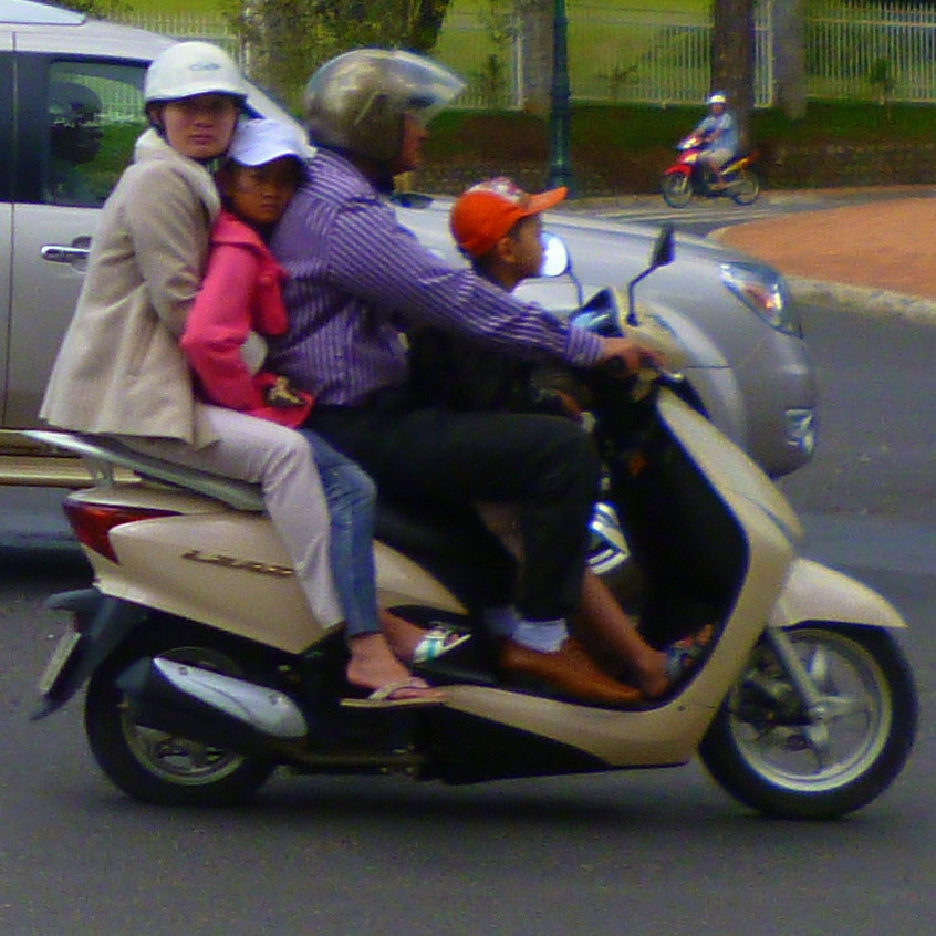 Panasonic DMC-FS40 sample photo. Vn people lot() photography