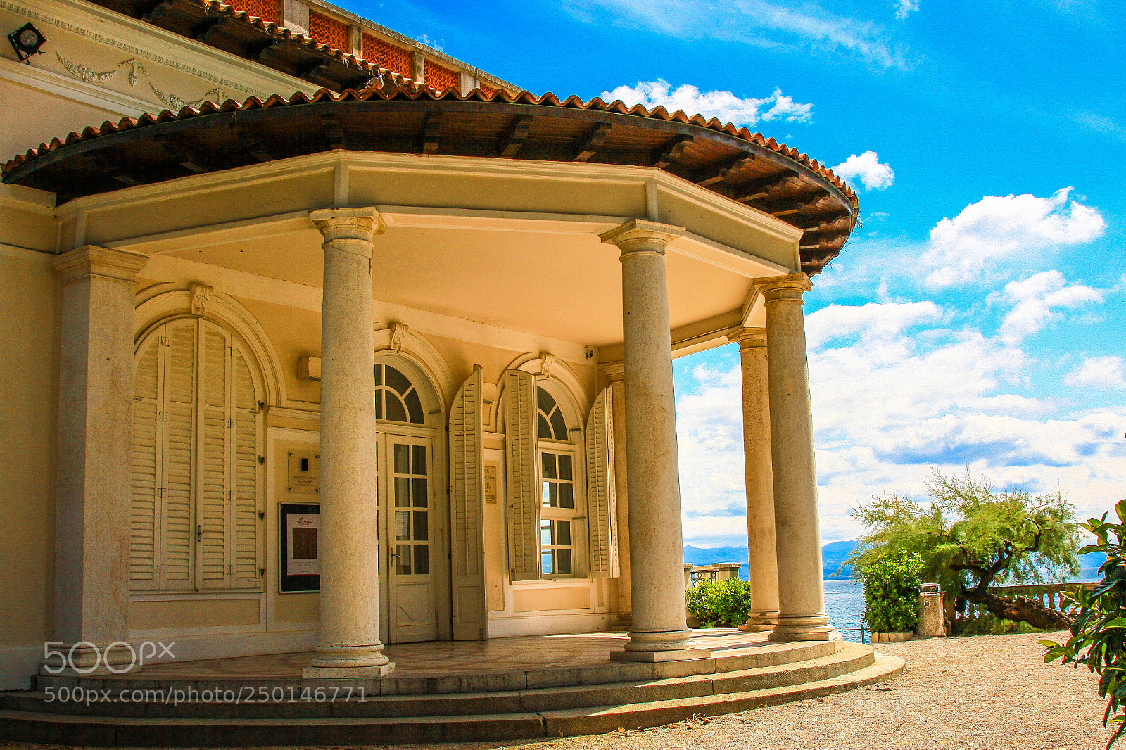 Canon EOS 50D sample photo. Front door photography
