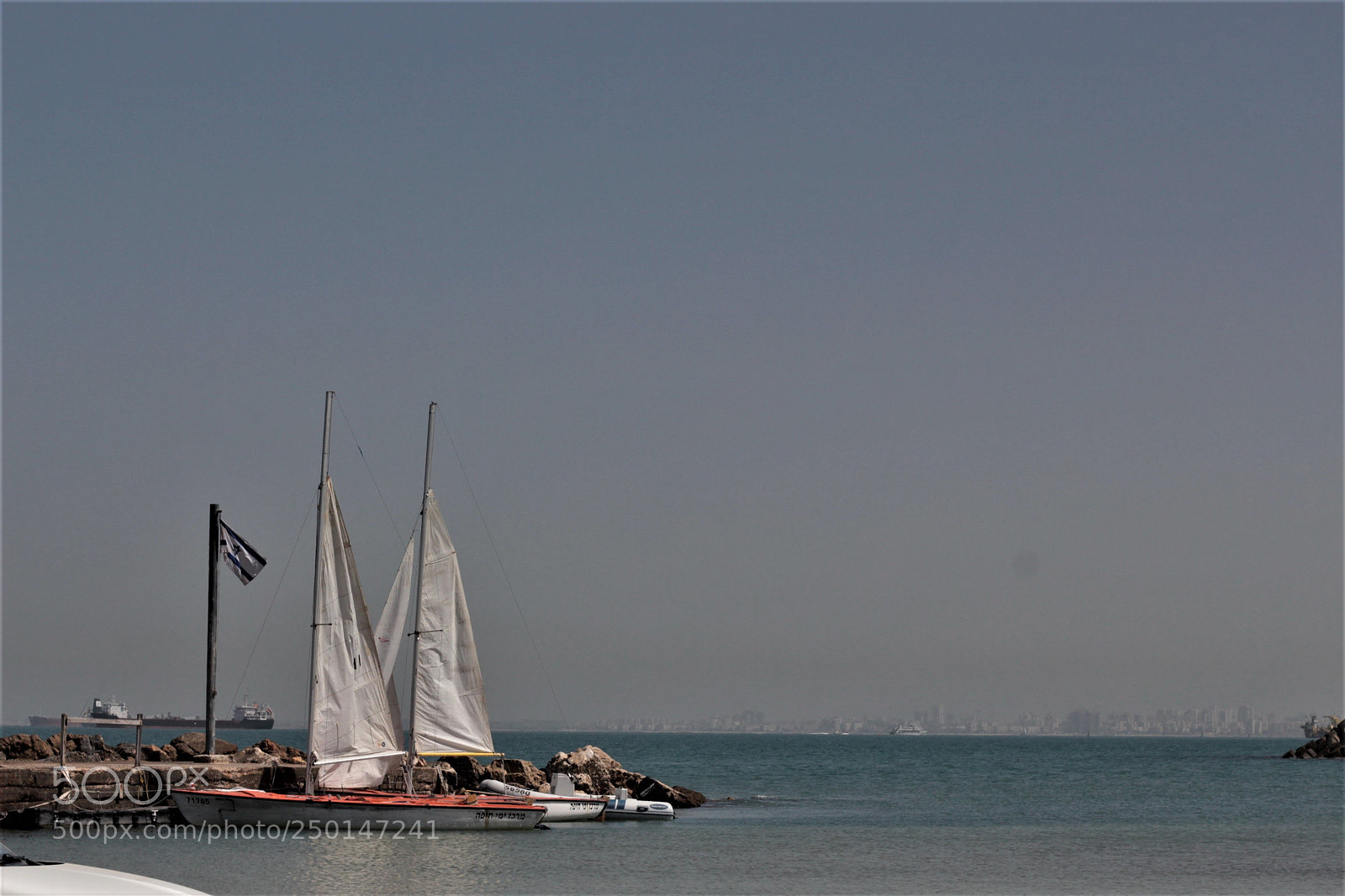 Canon EOS 700D (EOS Rebel T5i / EOS Kiss X7i) sample photo. Boat sail photography