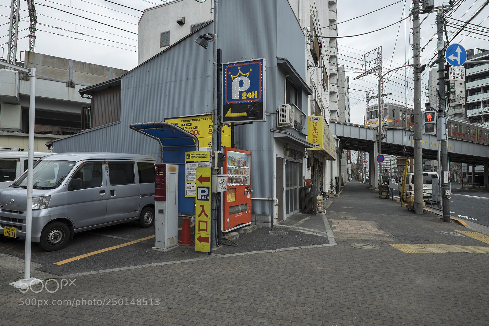 Fujifilm X-T1 sample photo. Tokyo.品川区旗の台　大井町線高架 photography