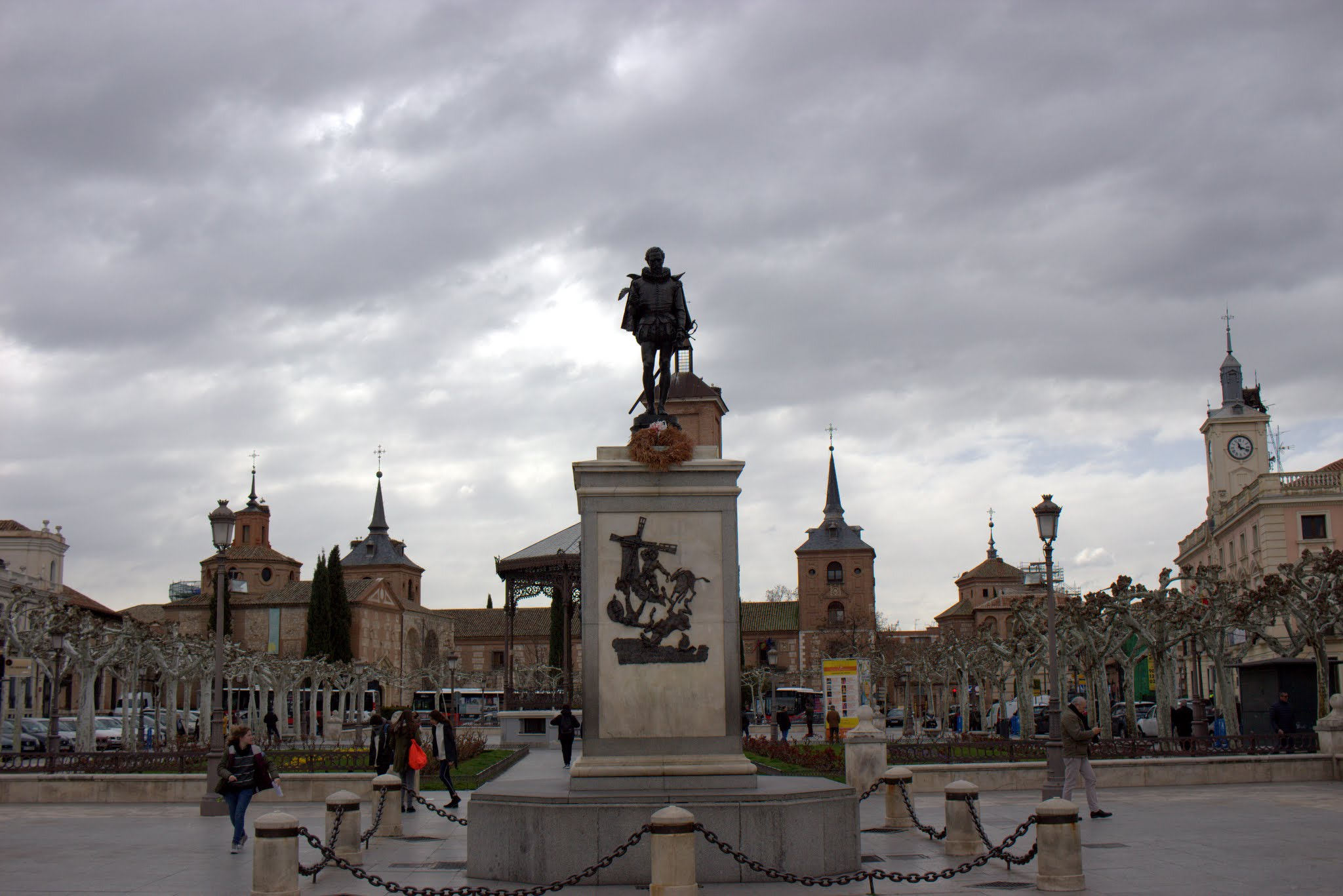 Canon EF-S 24mm F2.8 STM sample photo. Plaza de cervantes. alcalá de henares photography