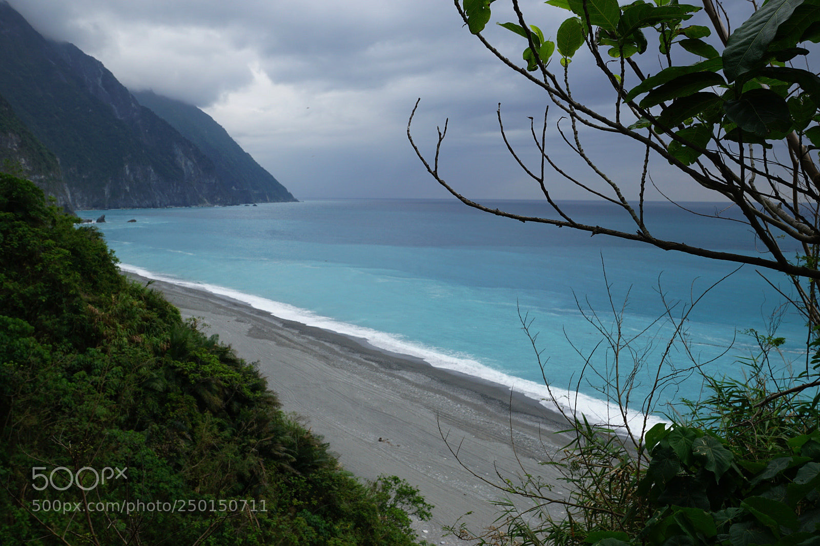 Sony DT 16-50mm F2.8 SSM sample photo. Skyrocking landscape photography