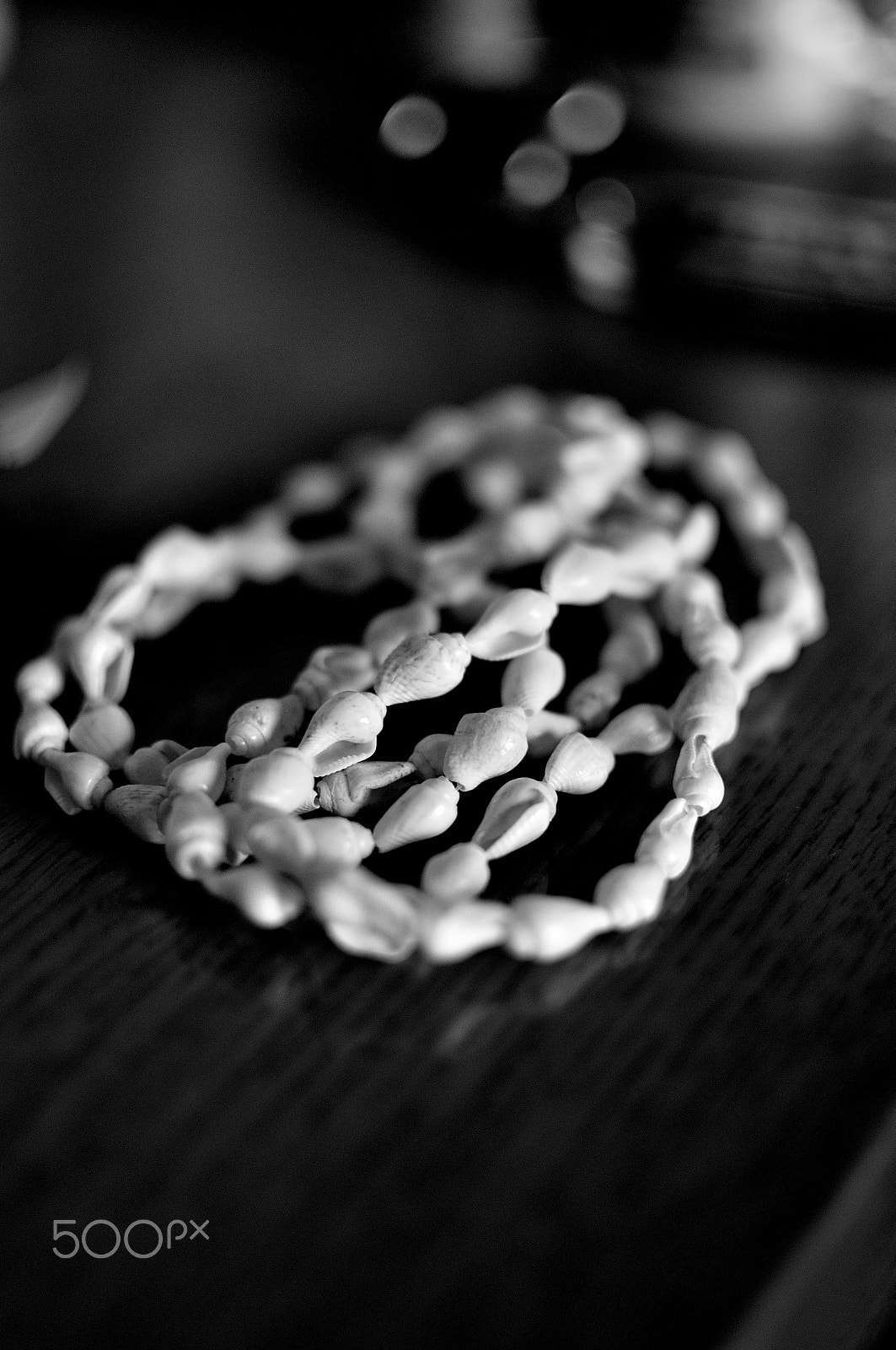 Nikon D90 + Nikon AF-S DX Nikkor 35mm F1.8G sample photo. Necklace photography
