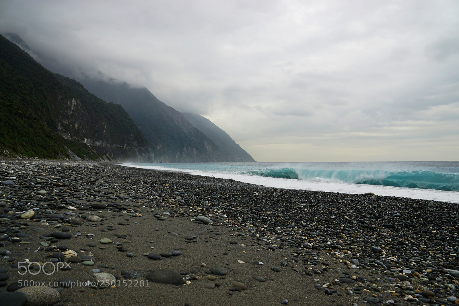 Sony DT 16-50mm F2.8 SSM sample photo. Riding the blue wave photography