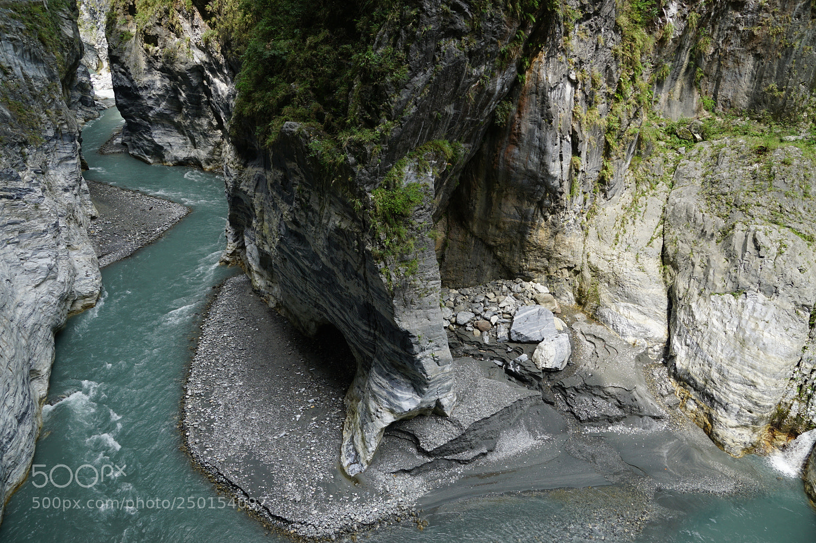 Sony DT 16-50mm F2.8 SSM sample photo. Gorgeous gorge photography