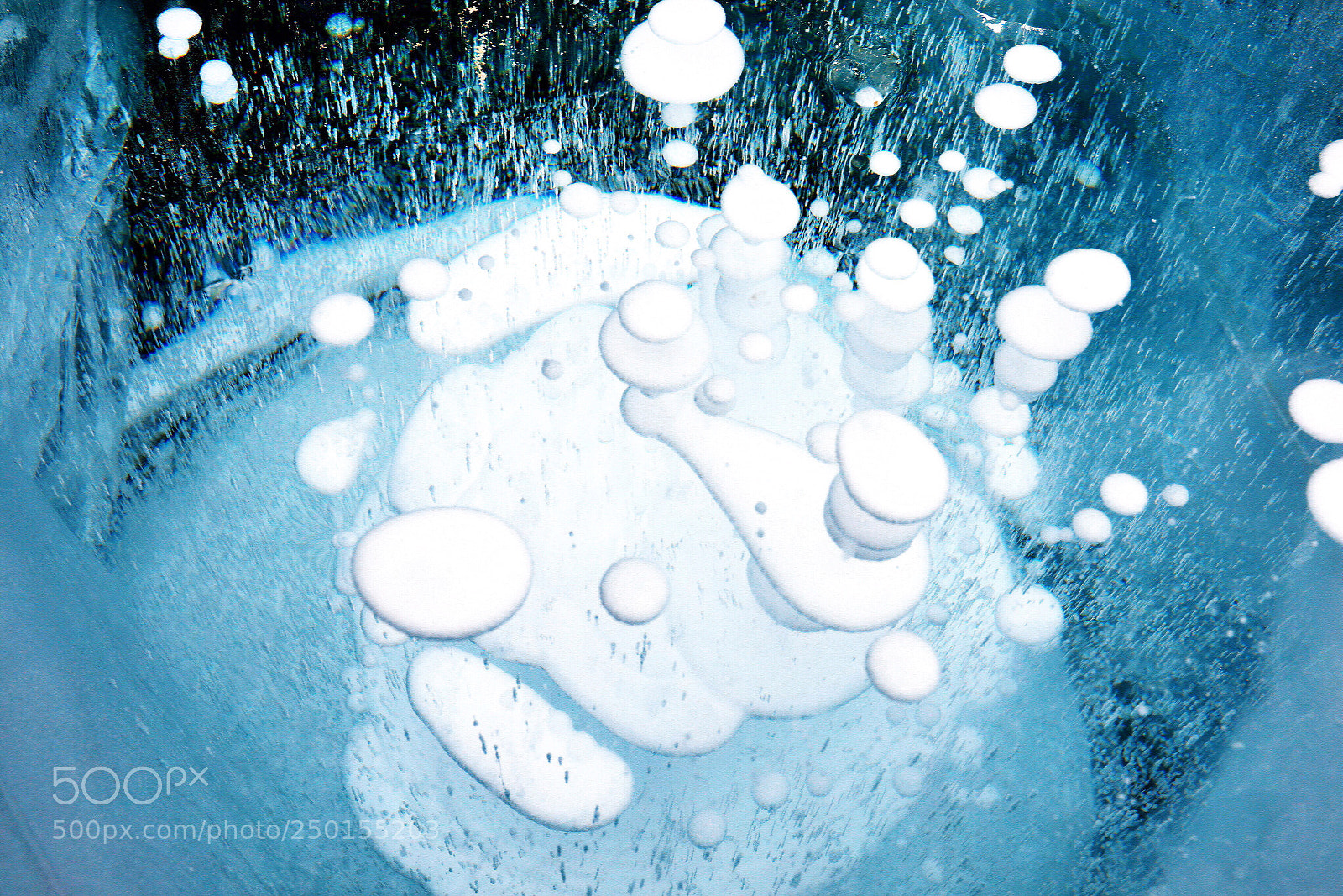 Canon EOS 5D Mark IV sample photo. Ice bubbles of lake photography