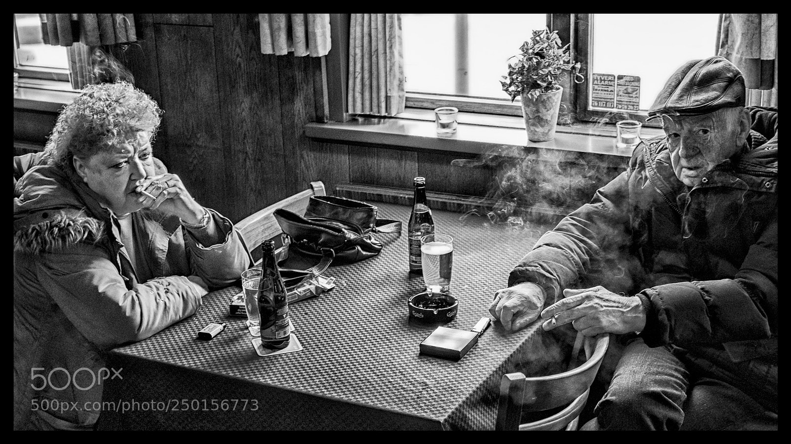 Fujifilm X100S sample photo. Old couple in the photography