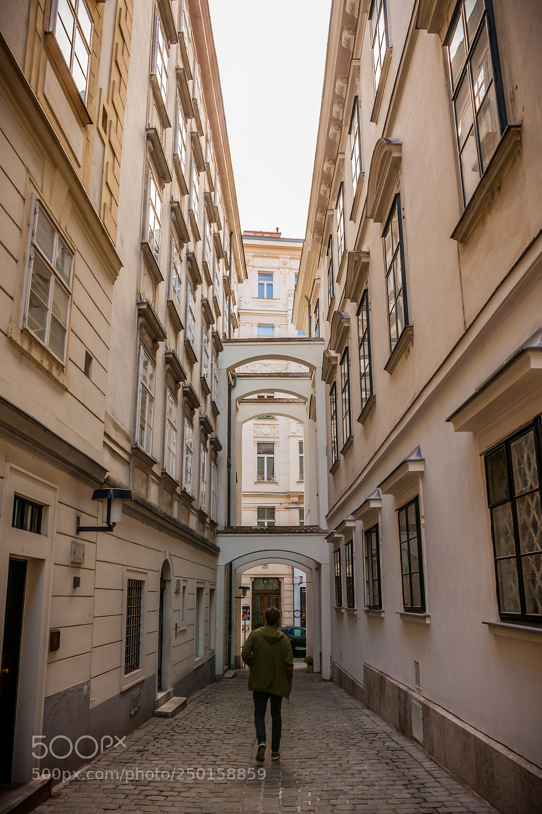 Canon EOS 500D (EOS Rebel T1i / EOS Kiss X3) sample photo. Vienna alley photography