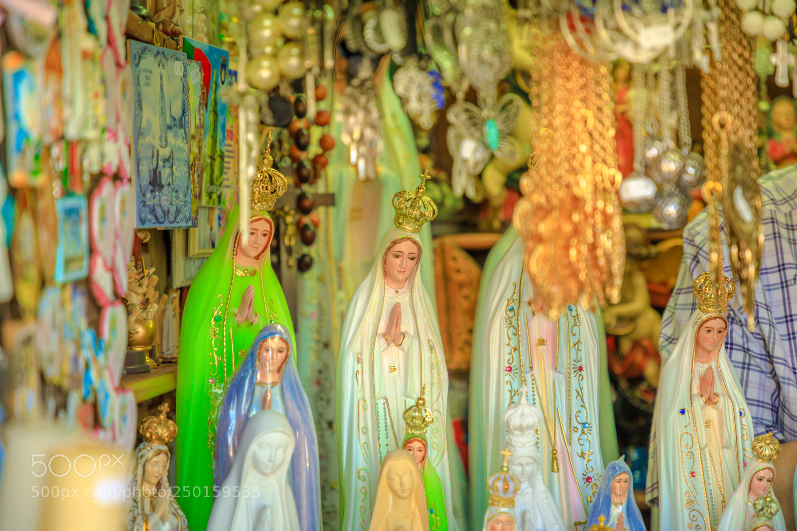 Canon EOS 5D Mark IV sample photo. Fatima souvenir statue photography