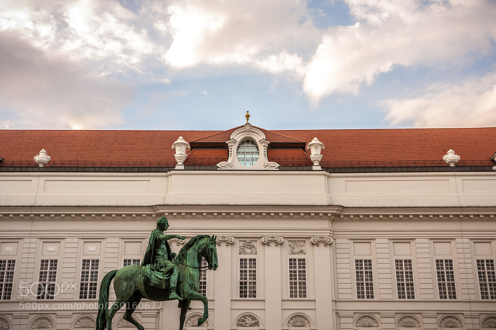 Canon EOS 500D (EOS Rebel T1i / EOS Kiss X3) sample photo. Kaiserstatue, vienna photography