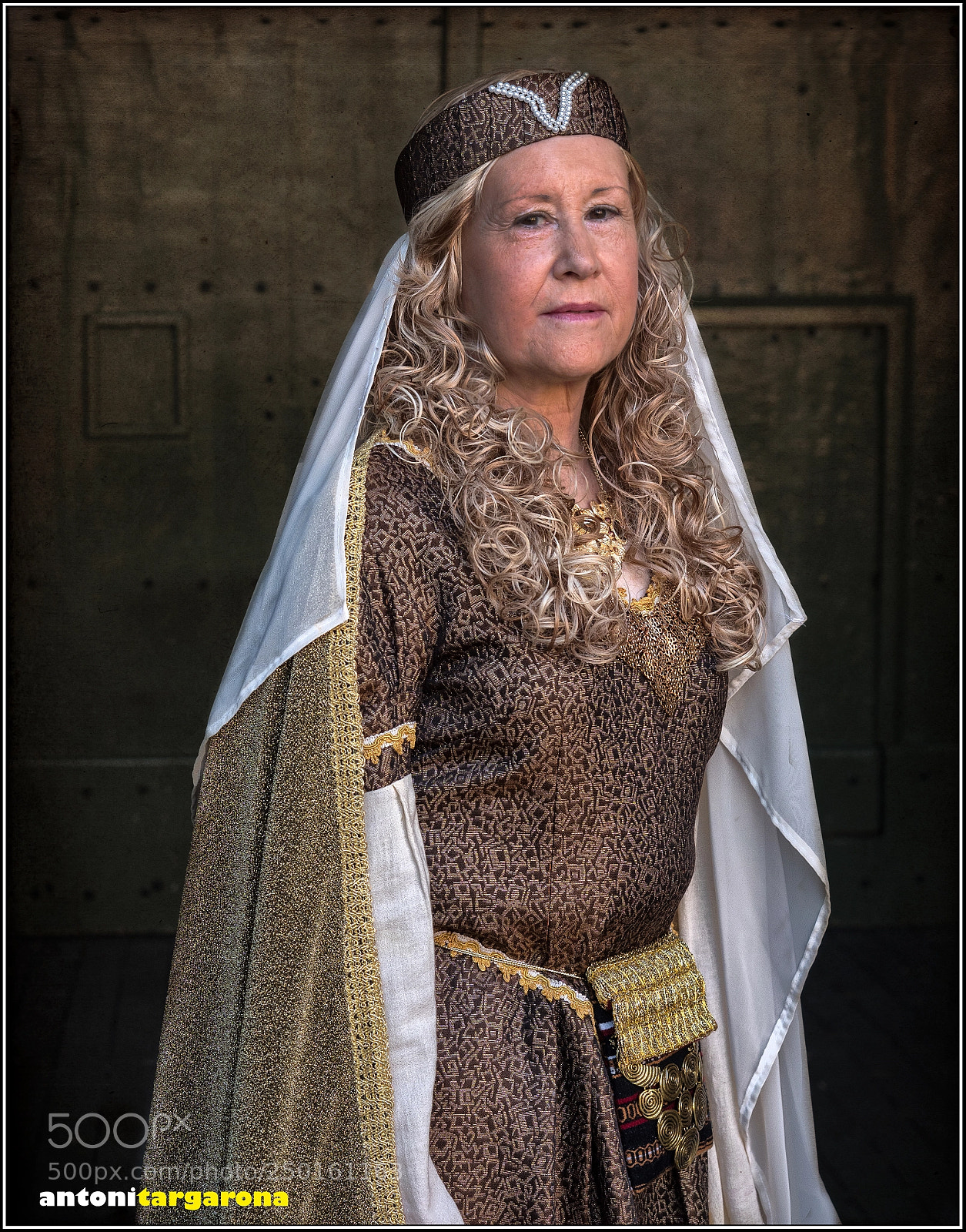 Olympus OM-D E-M1 Mark II sample photo. Portrait of a lady photography
