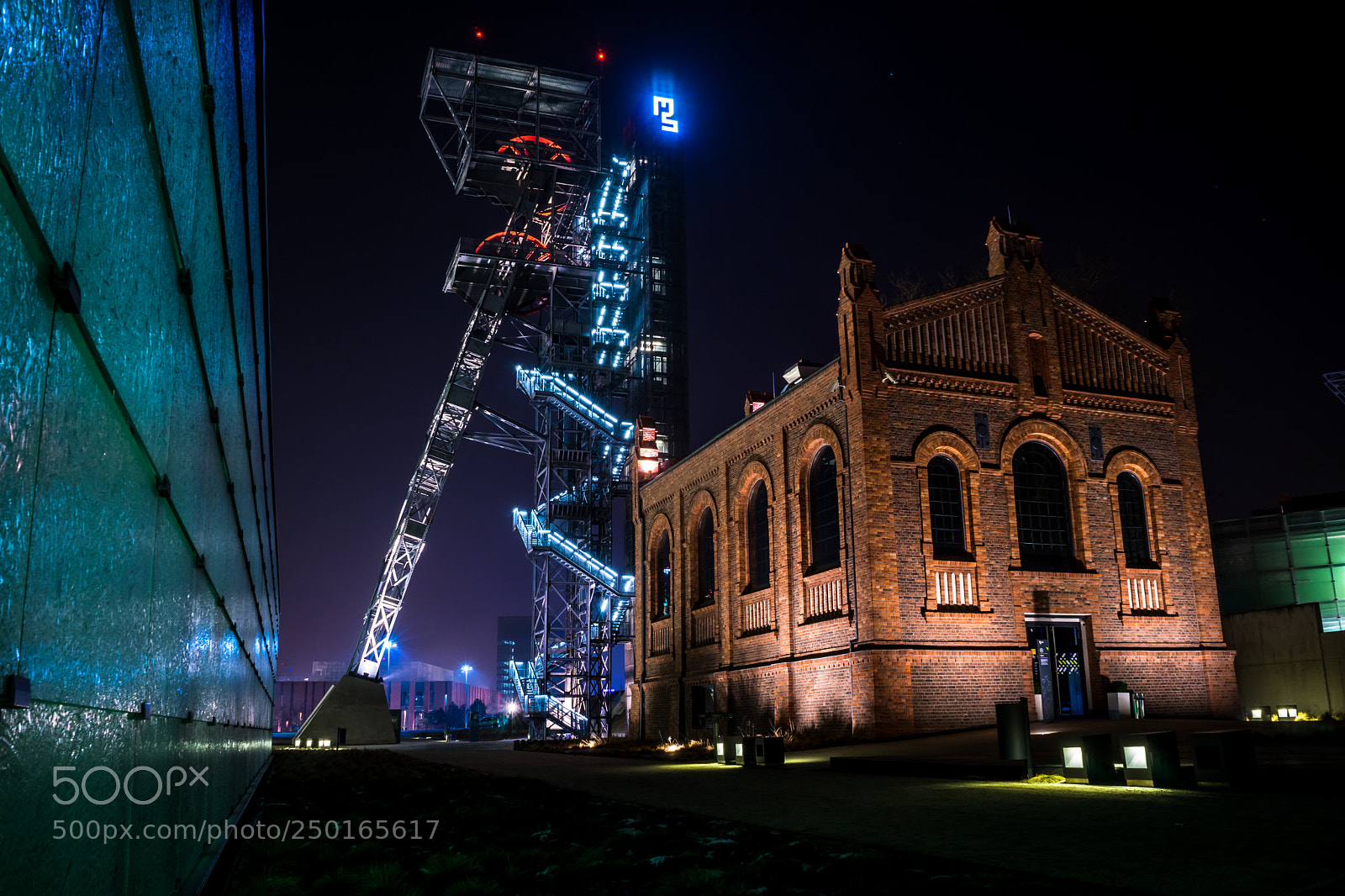 Sony a7 sample photo. Katowice musem by night photography