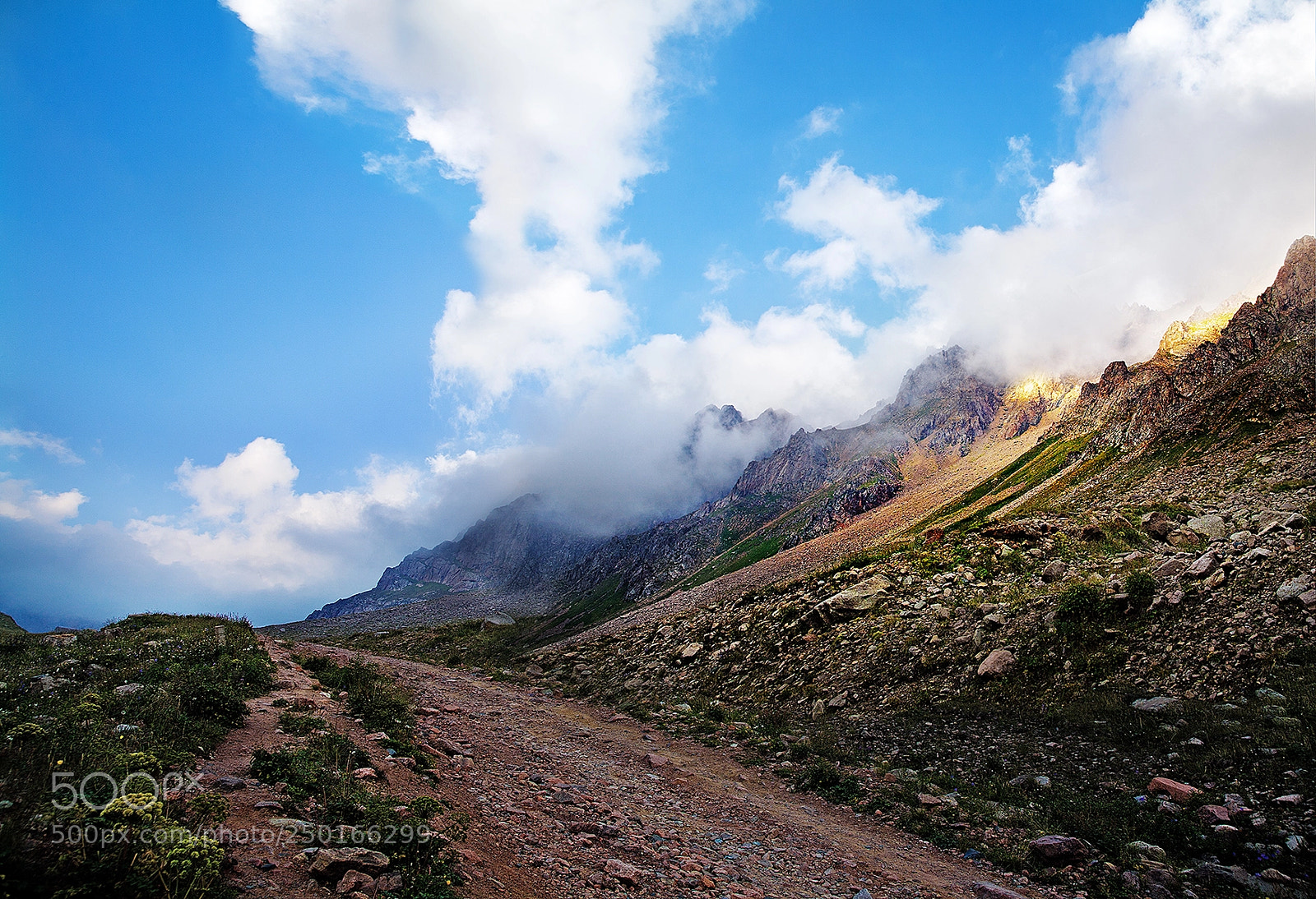 Canon EOS 5D sample photo. Road in the mountains photography
