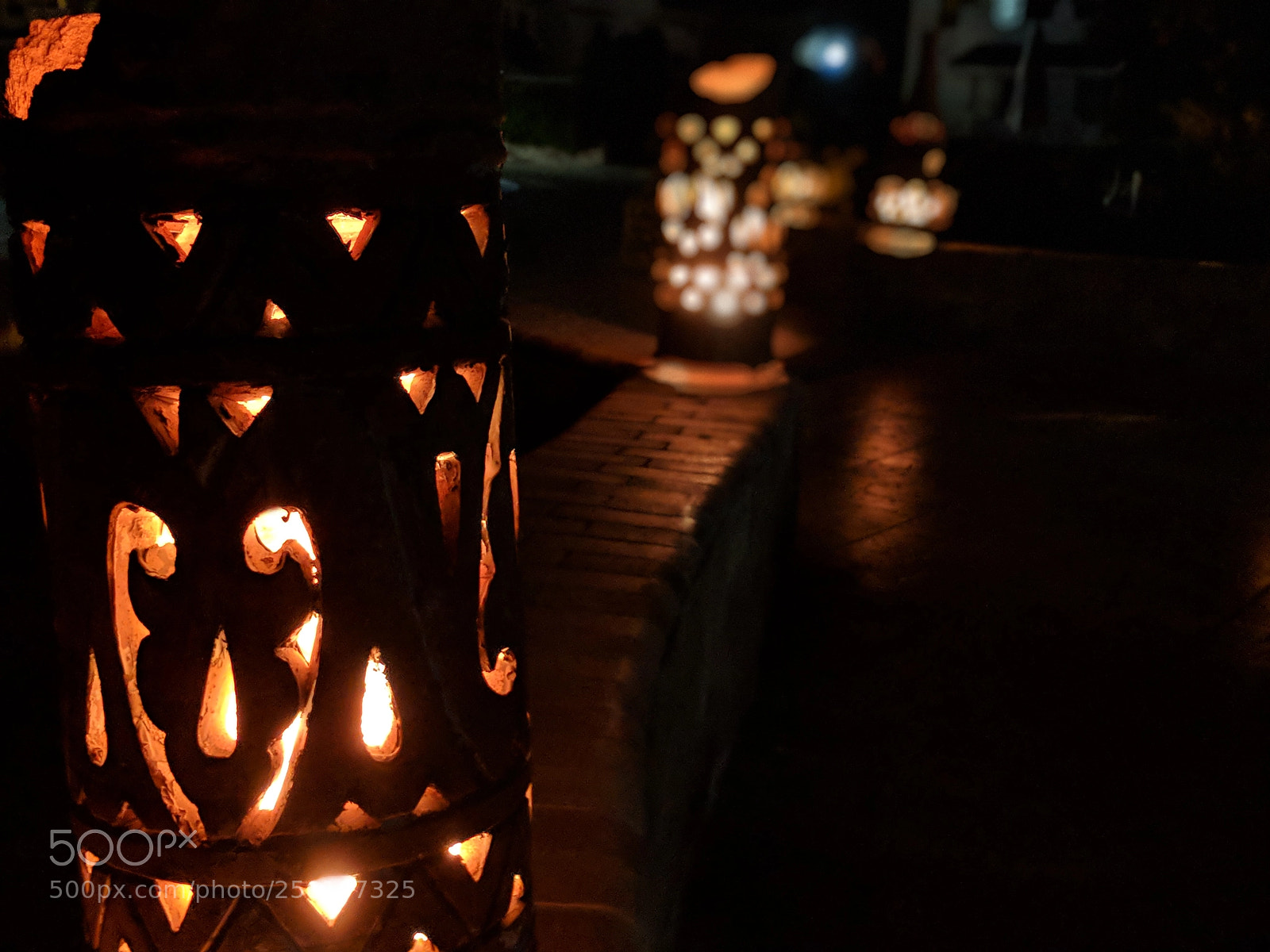 Google Pixel 2 sample photo. Stone lantern photography