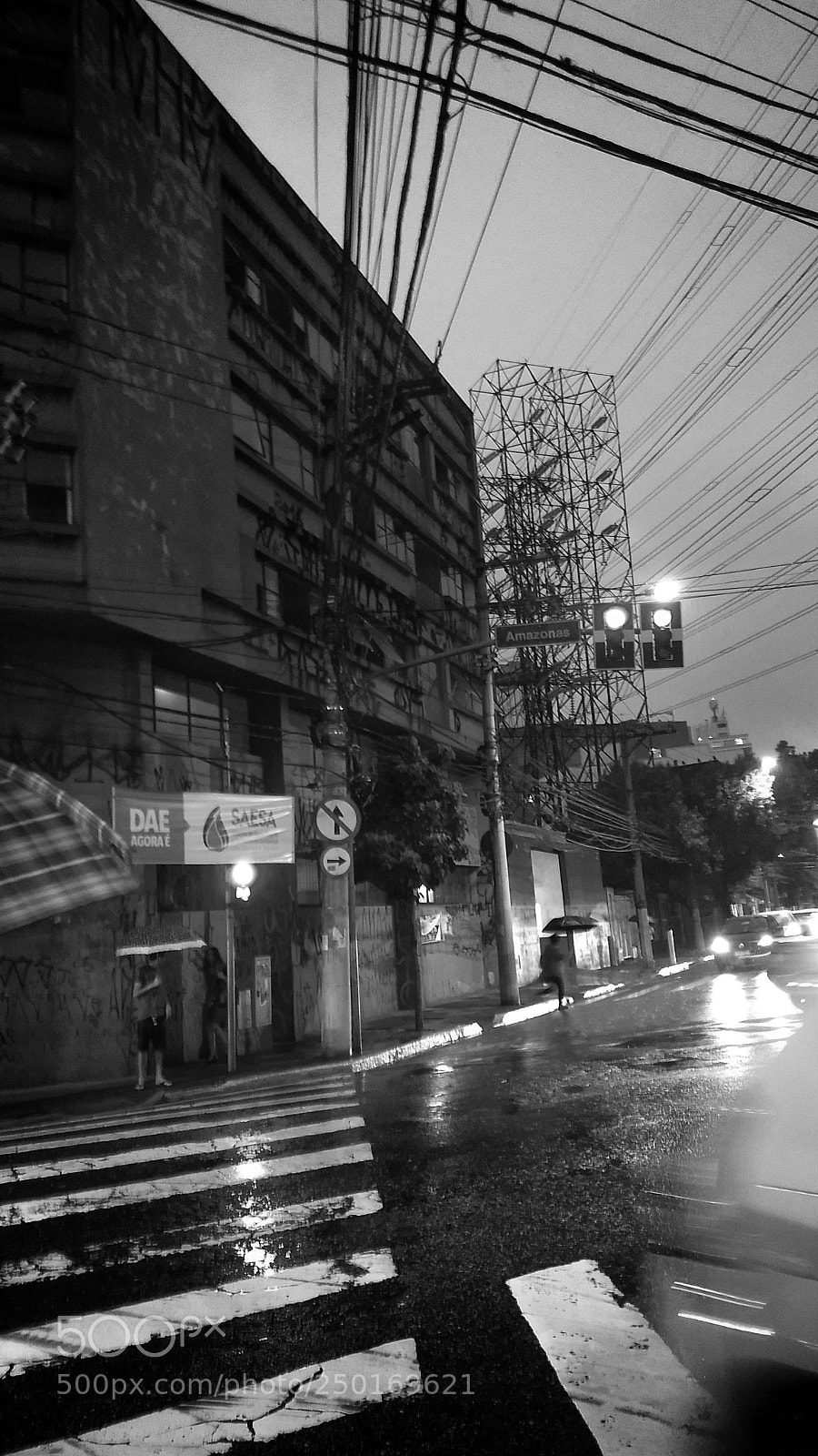 Motorola Moto Z (2) Play sample photo. Wired movement photography