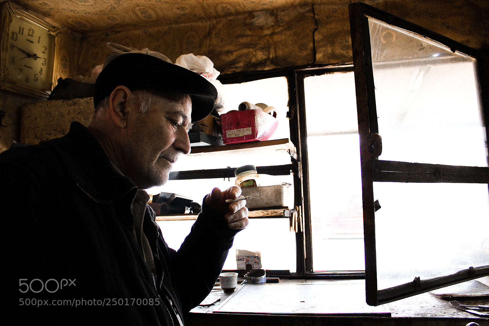 Canon EOS 600D (Rebel EOS T3i / EOS Kiss X5) sample photo. Shoemaker photography