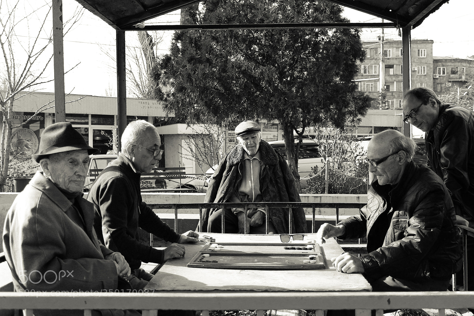 Canon EOS 600D (Rebel EOS T3i / EOS Kiss X5) sample photo. Armenian old men playing photography