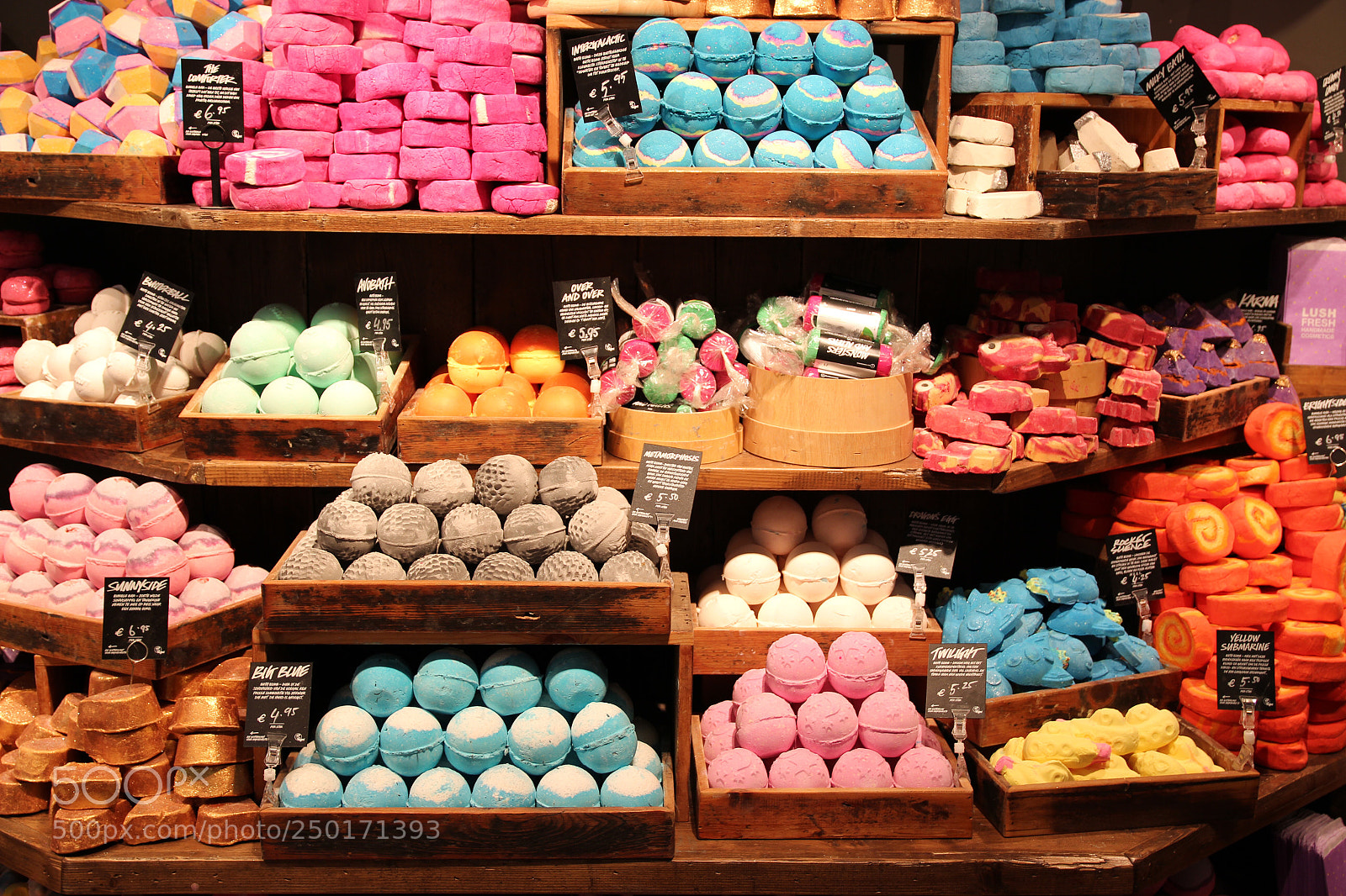 Canon EOS 100D (EOS Rebel SL1 / EOS Kiss X7) sample photo. Colorful photography