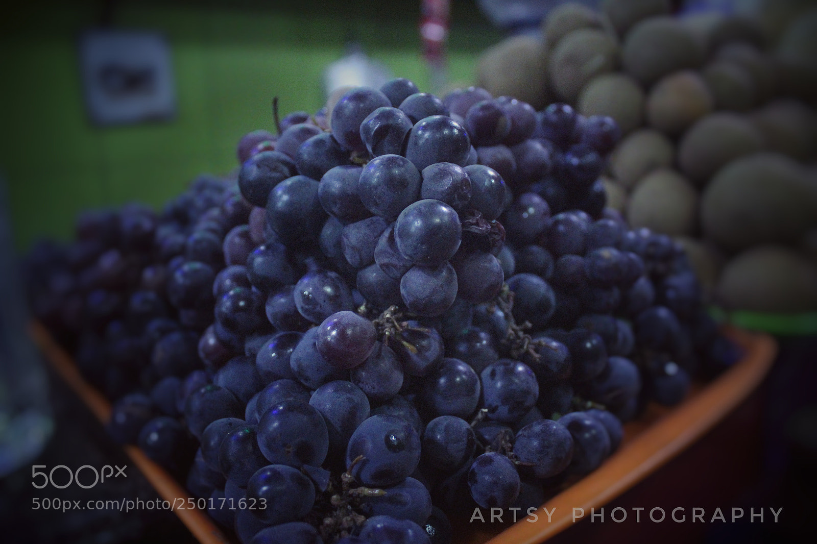 Canon EOS 1300D (EOS Rebel T6 / EOS Kiss X80) sample photo. Grapeeeeee photography